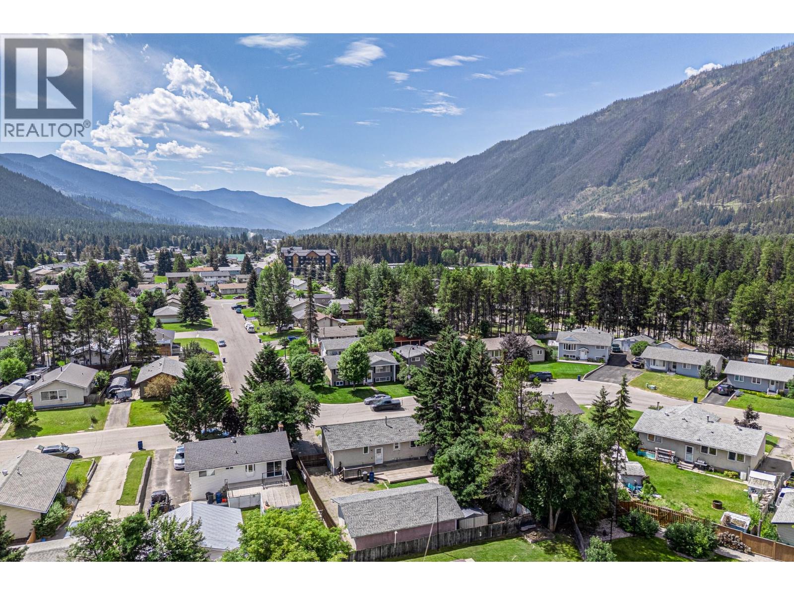 340 Pacific Yew Crescent - 63