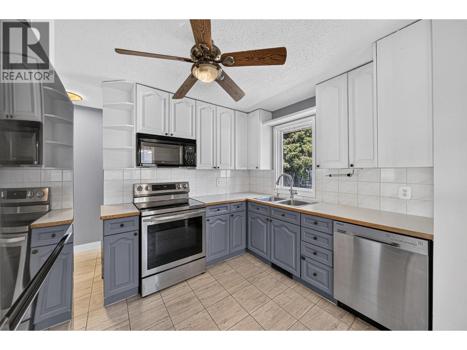 340 Pacific Yew Crescent - 17