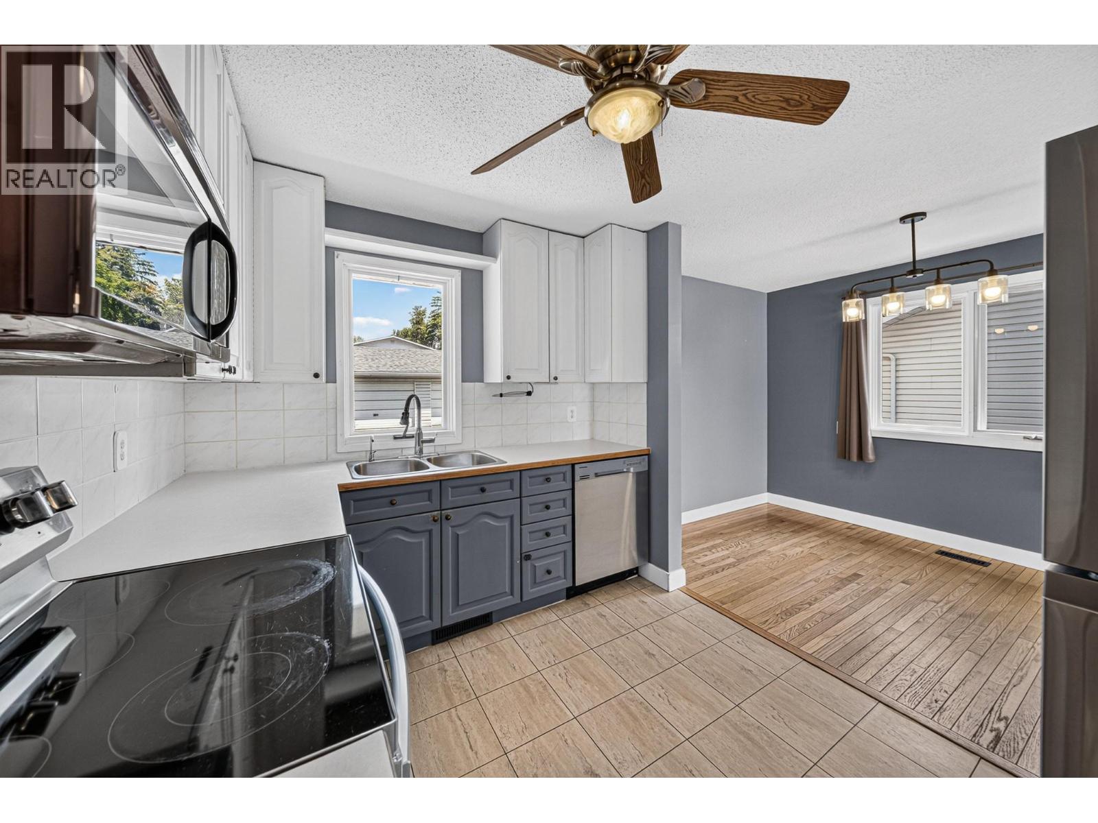 340 Pacific Yew Crescent - 22