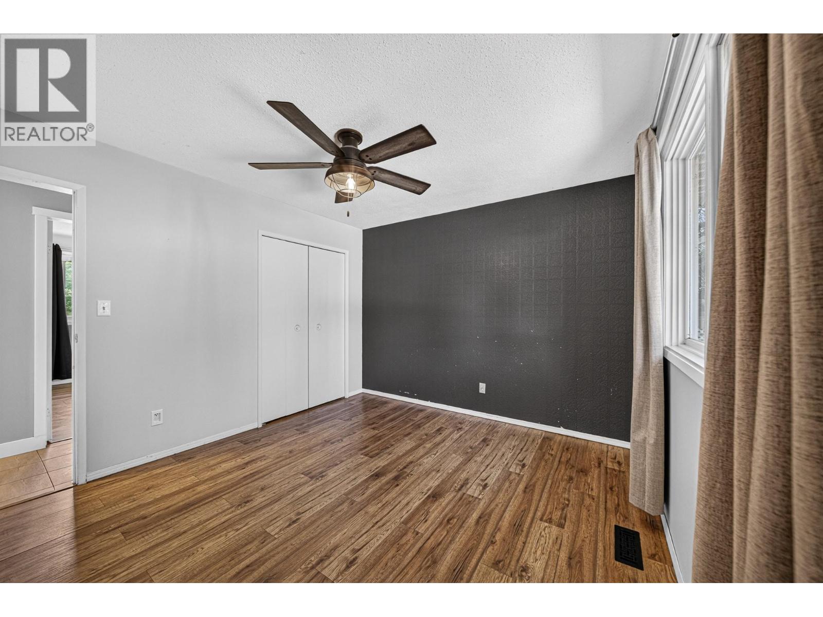 340 Pacific Yew Crescent - 25