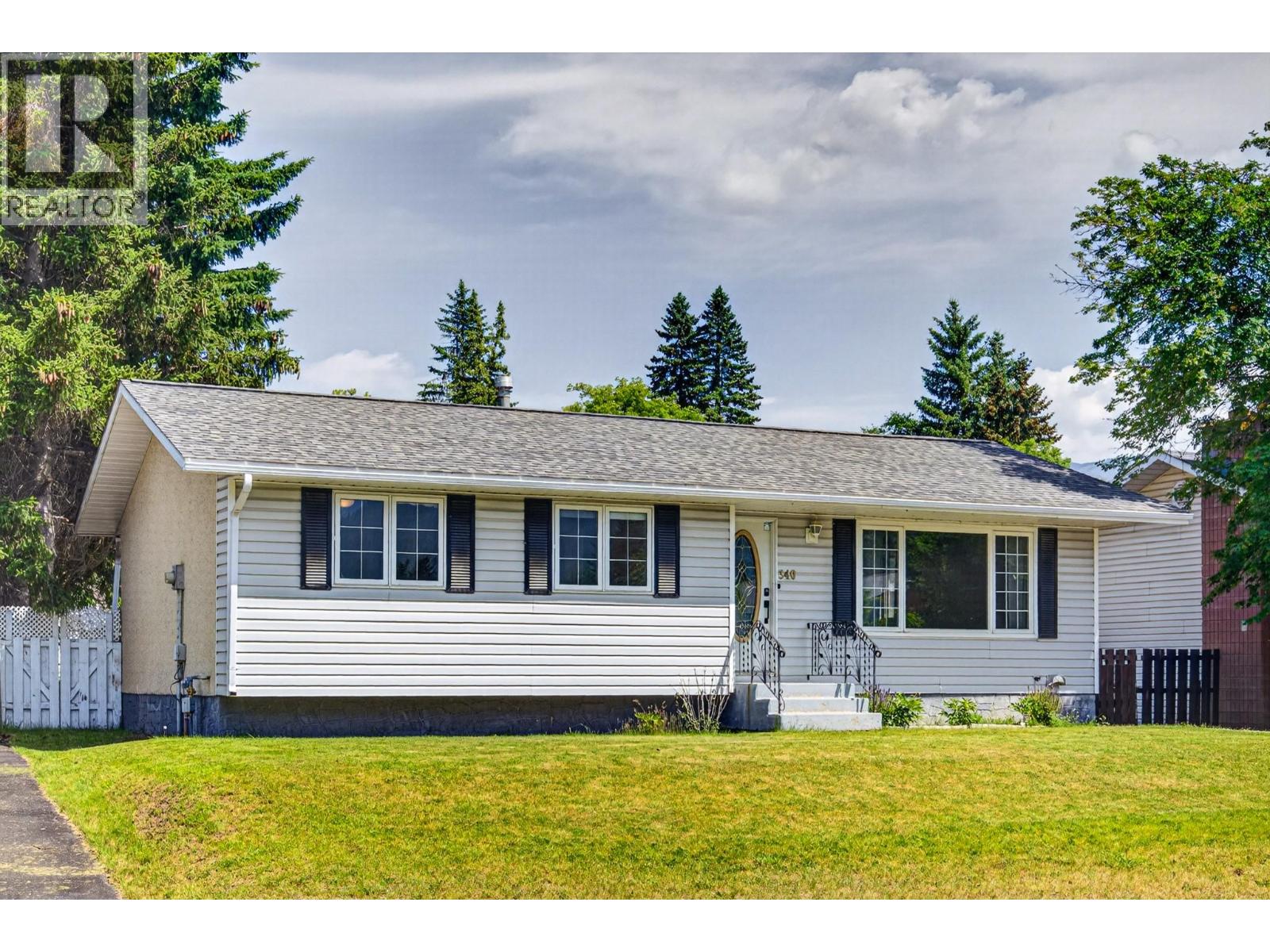 340 Pacific Yew Crescent - 53