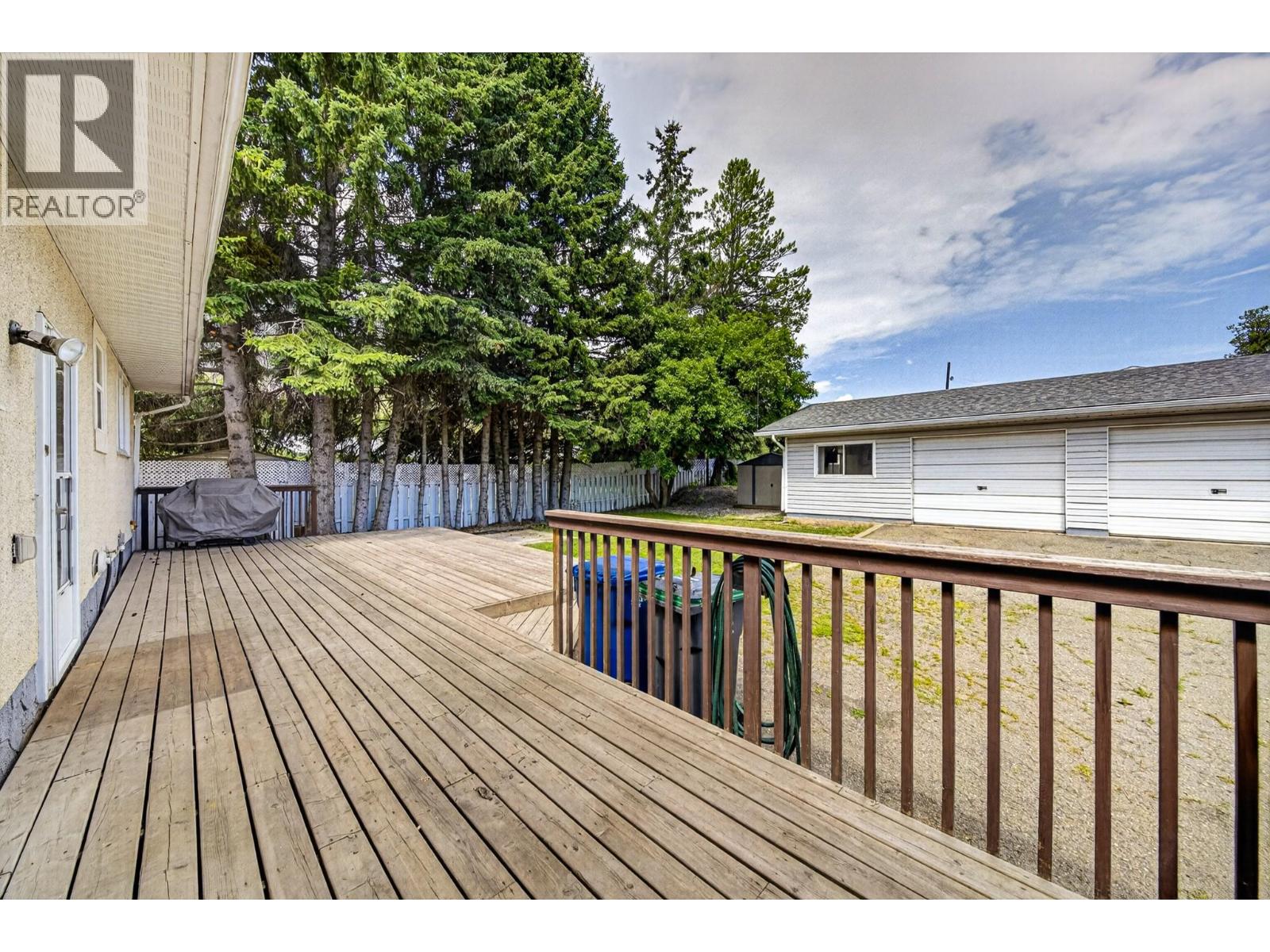 340 Pacific Yew Crescent - 45