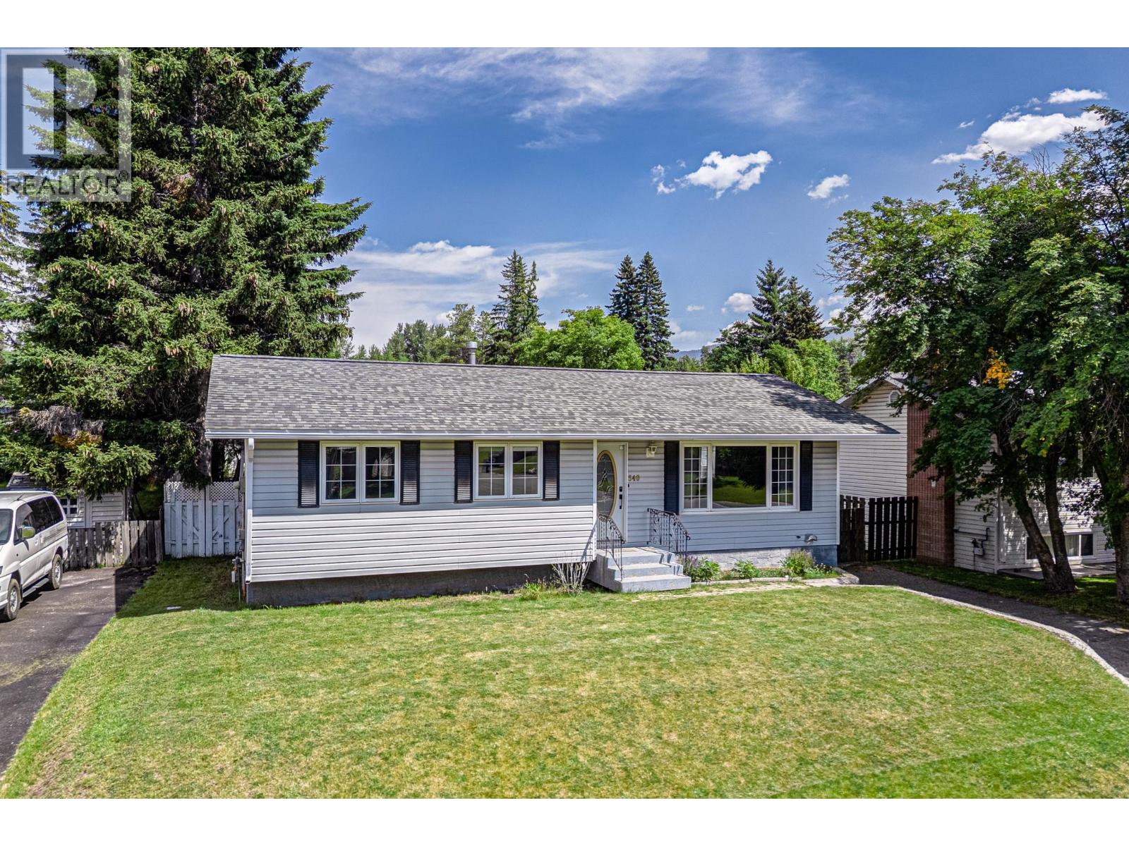 340 Pacific Yew Crescent - 57