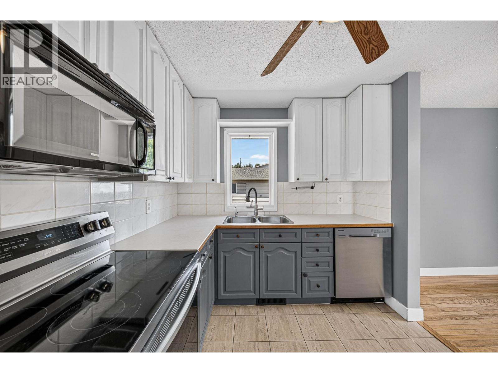 340 Pacific Yew Crescent - 21