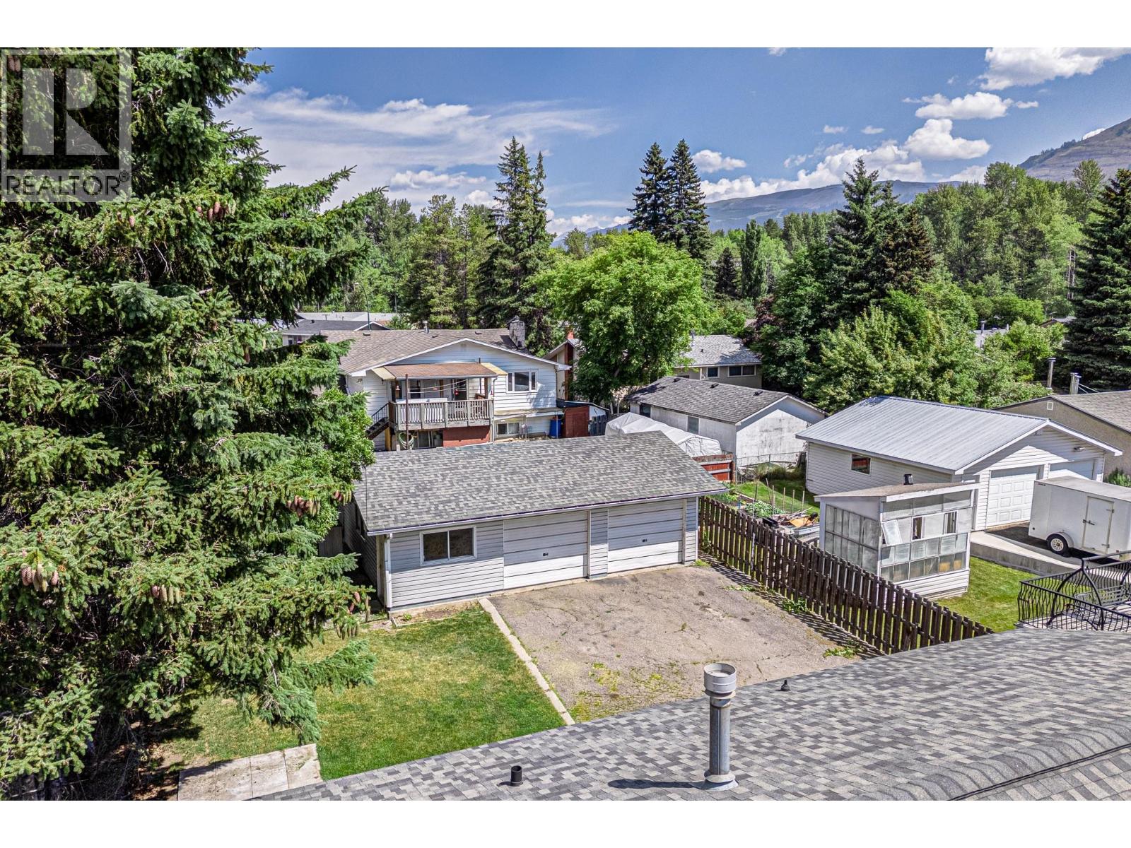 340 Pacific Yew Crescent - 58