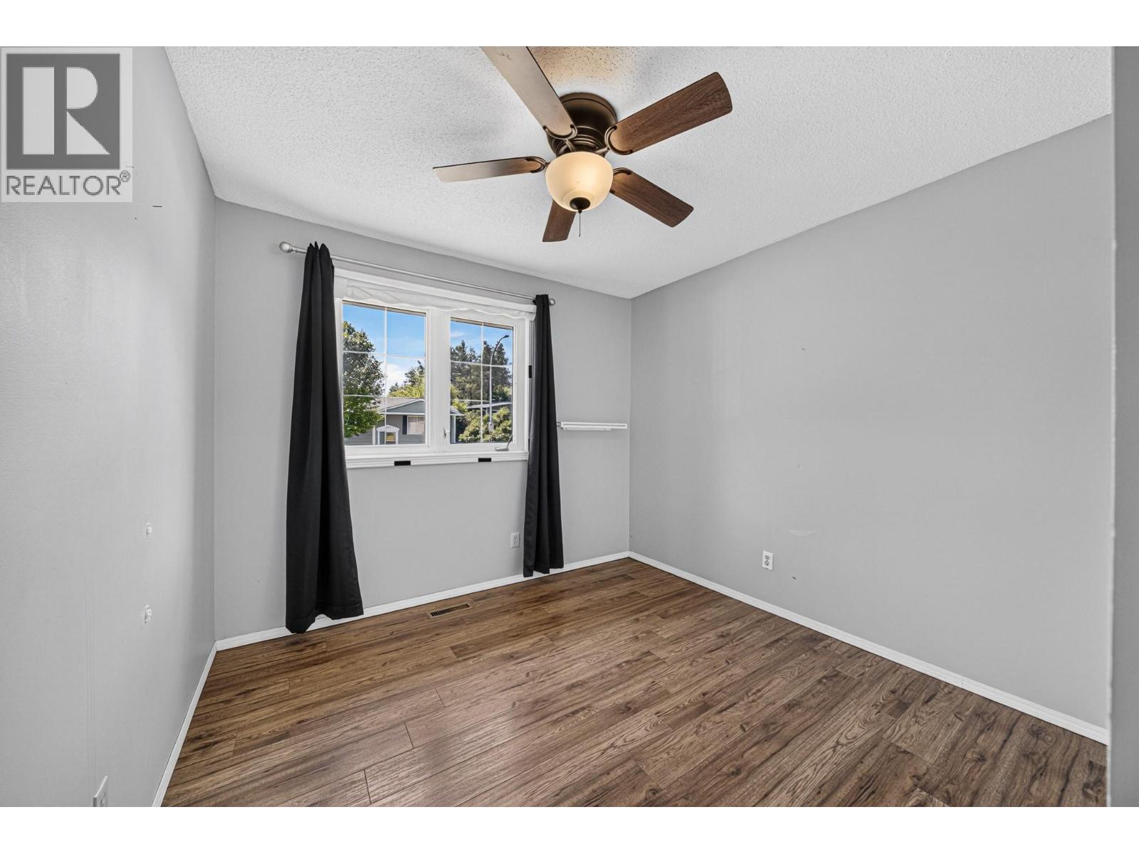 340 Pacific Yew Crescent - 31