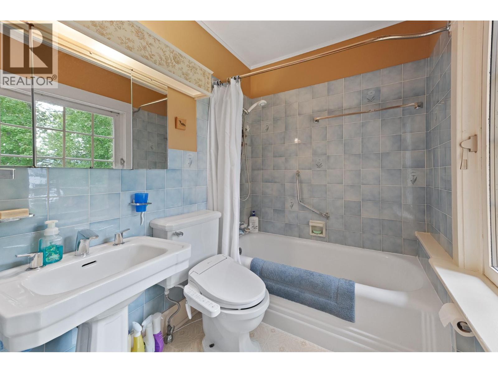 4852-4858 Lakeshore Road - 22