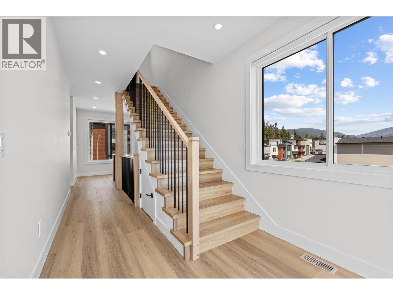 3741 Astoria Drive - 34