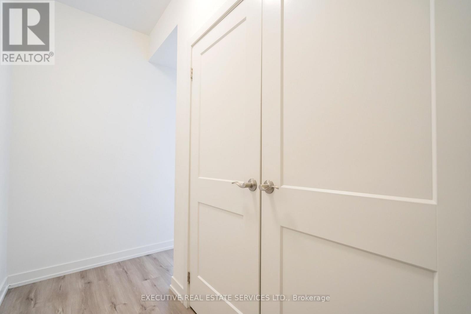 #322 251 NORTHFIELD DRIVE E - 13