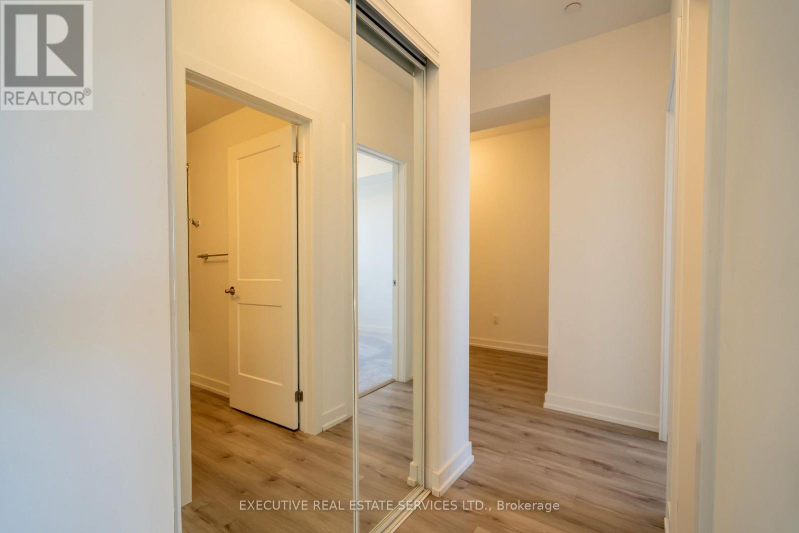 #322 251 NORTHFIELD DRIVE E - 17