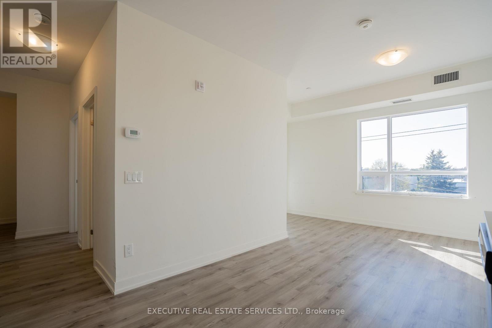 #322 251 NORTHFIELD DRIVE E - 22