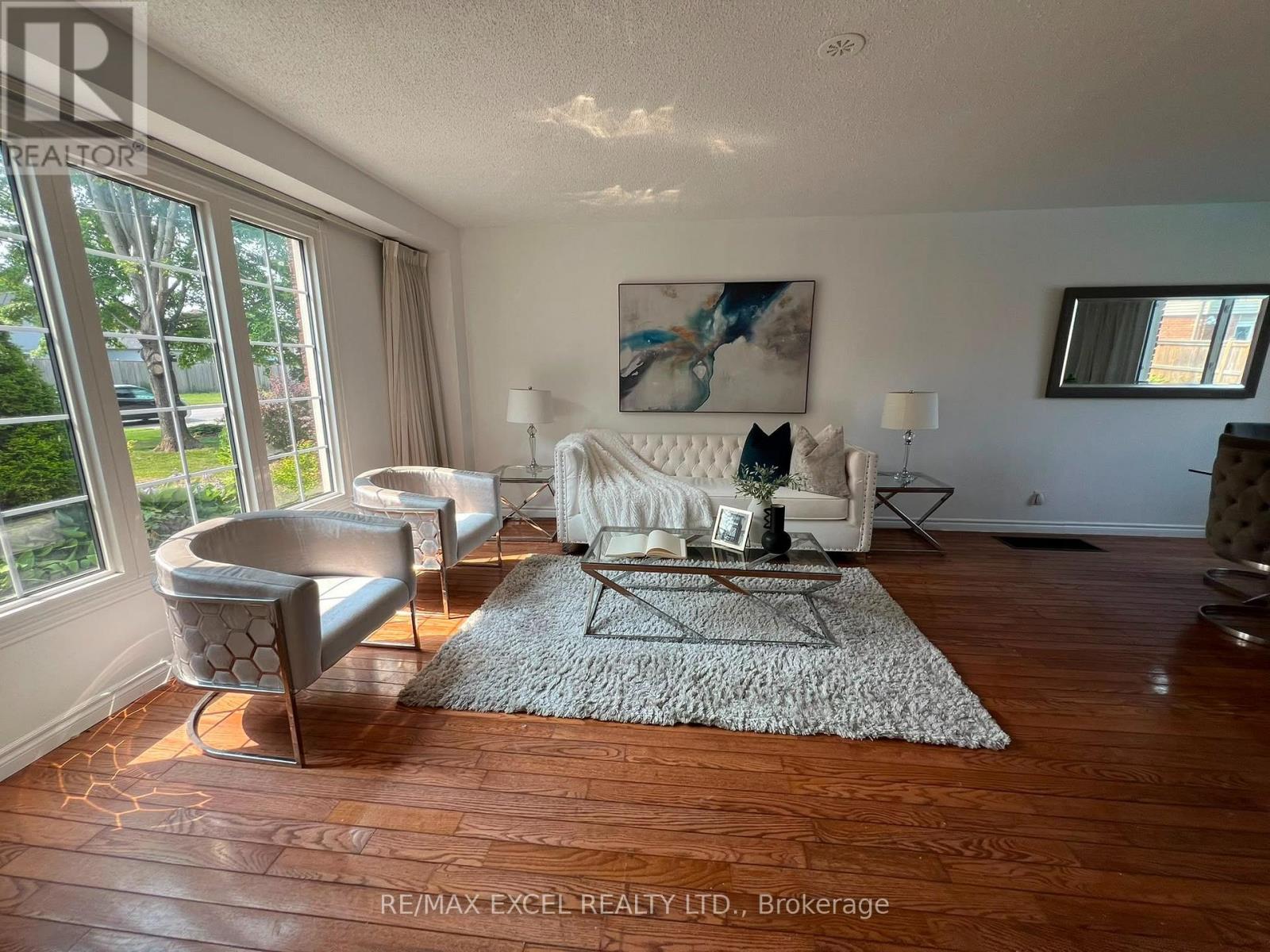 218 ANGELINE STREET N - Image 4