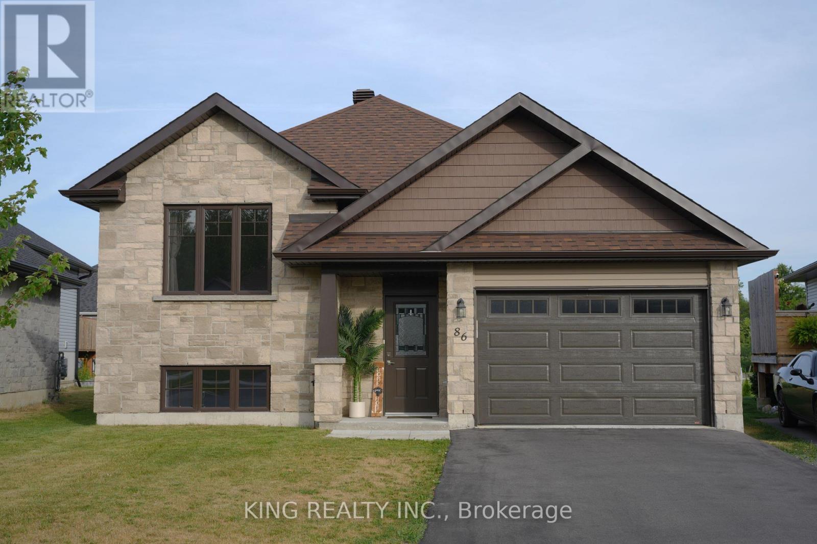 86 CAMERON CRESCENT - 1