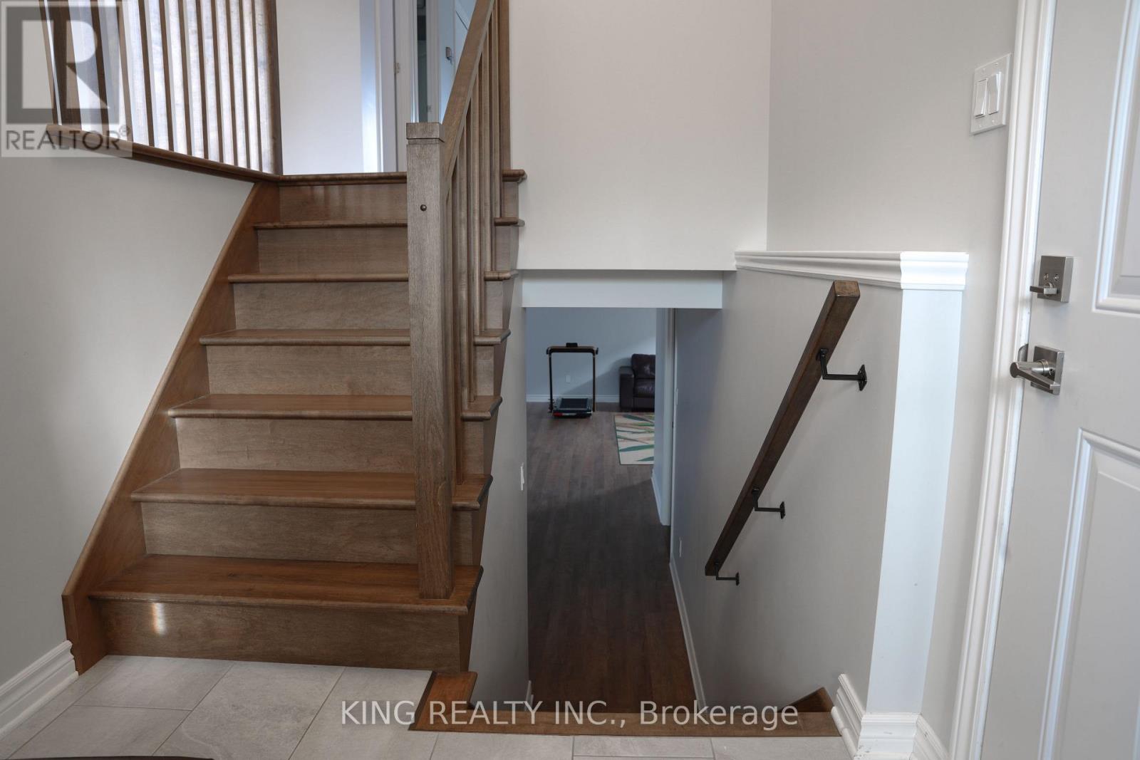 86 CAMERON CRESCENT - Image 11