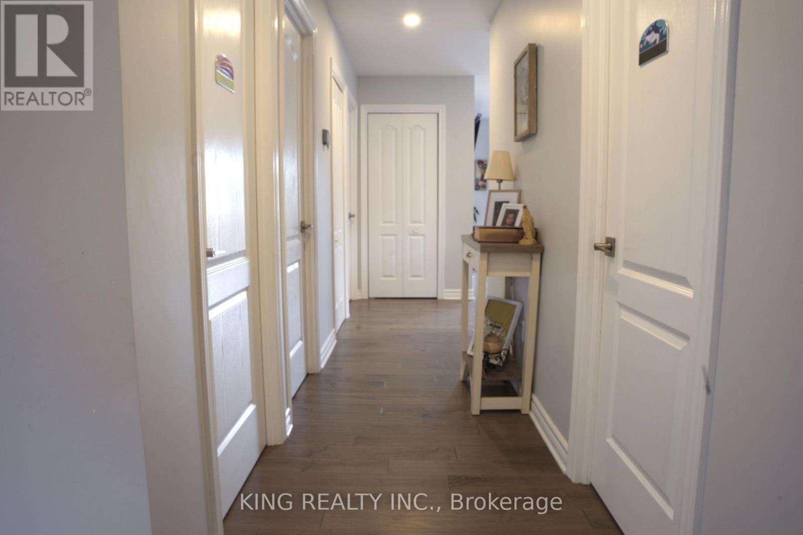 86 CAMERON CRESCENT - 12