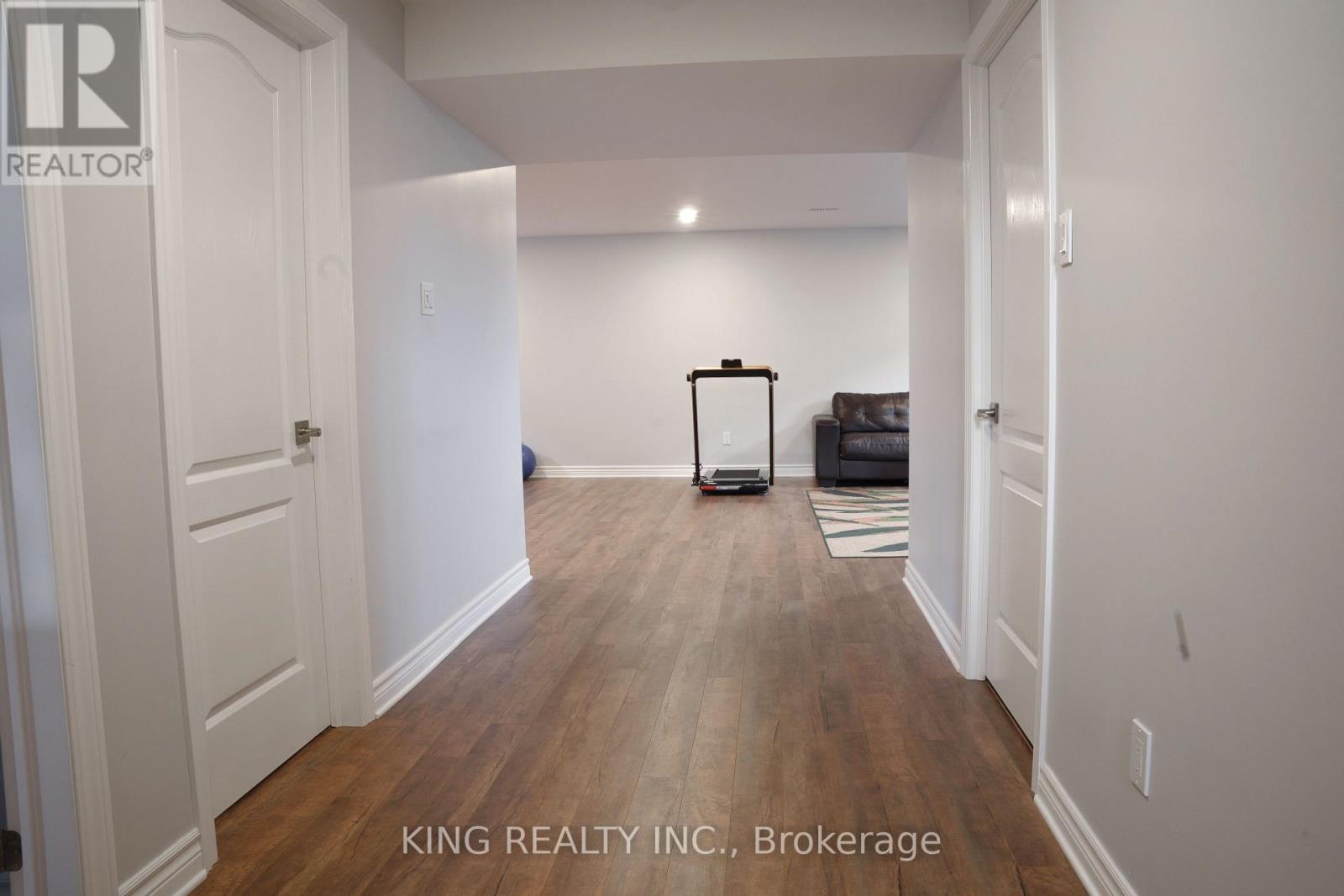 86 CAMERON CRESCENT - 26