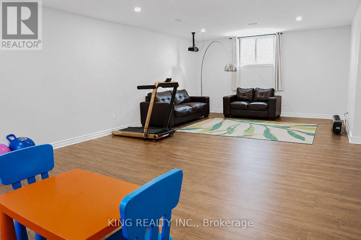 86 CAMERON CRESCENT - 28