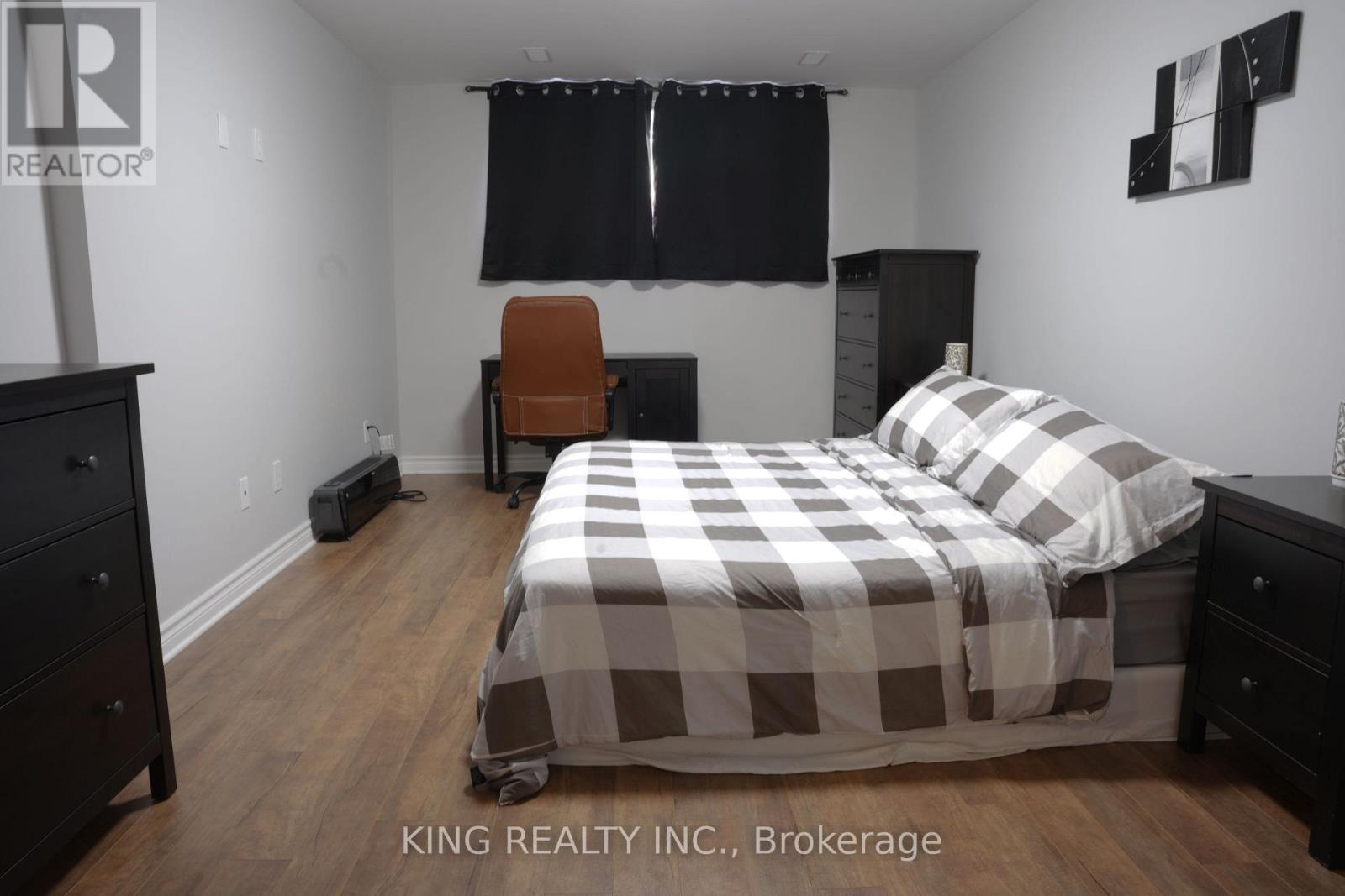 86 CAMERON CRESCENT - Image 33