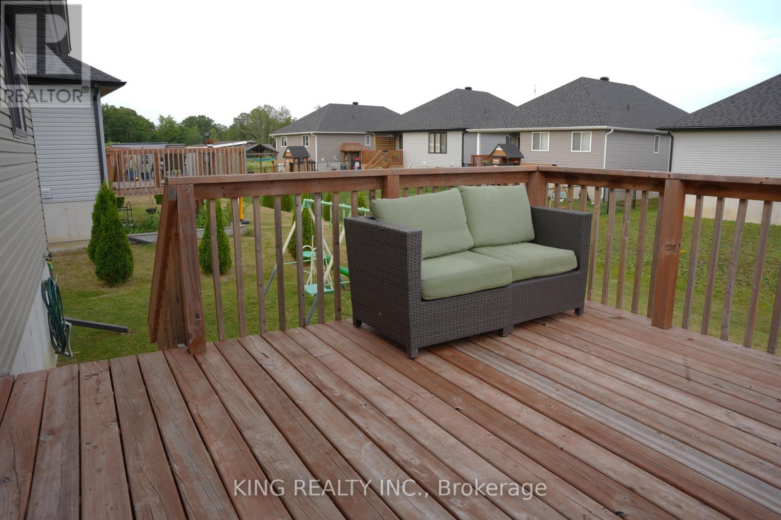 86 CAMERON CRESCENT - 37