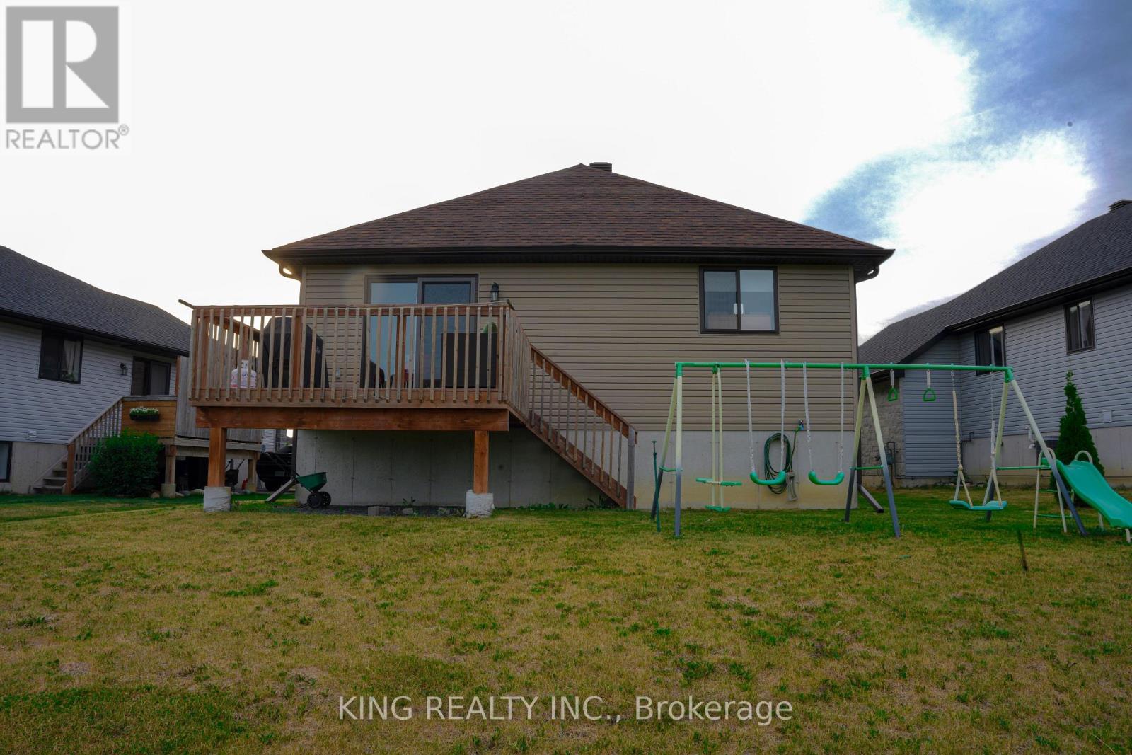 86 CAMERON CRESCENT - Image 39