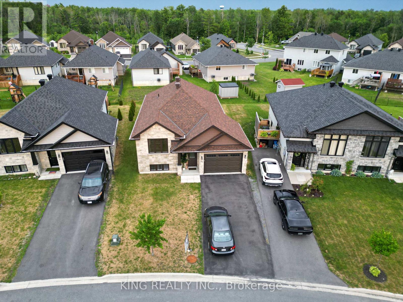 86 CAMERON CRESCENT - 6