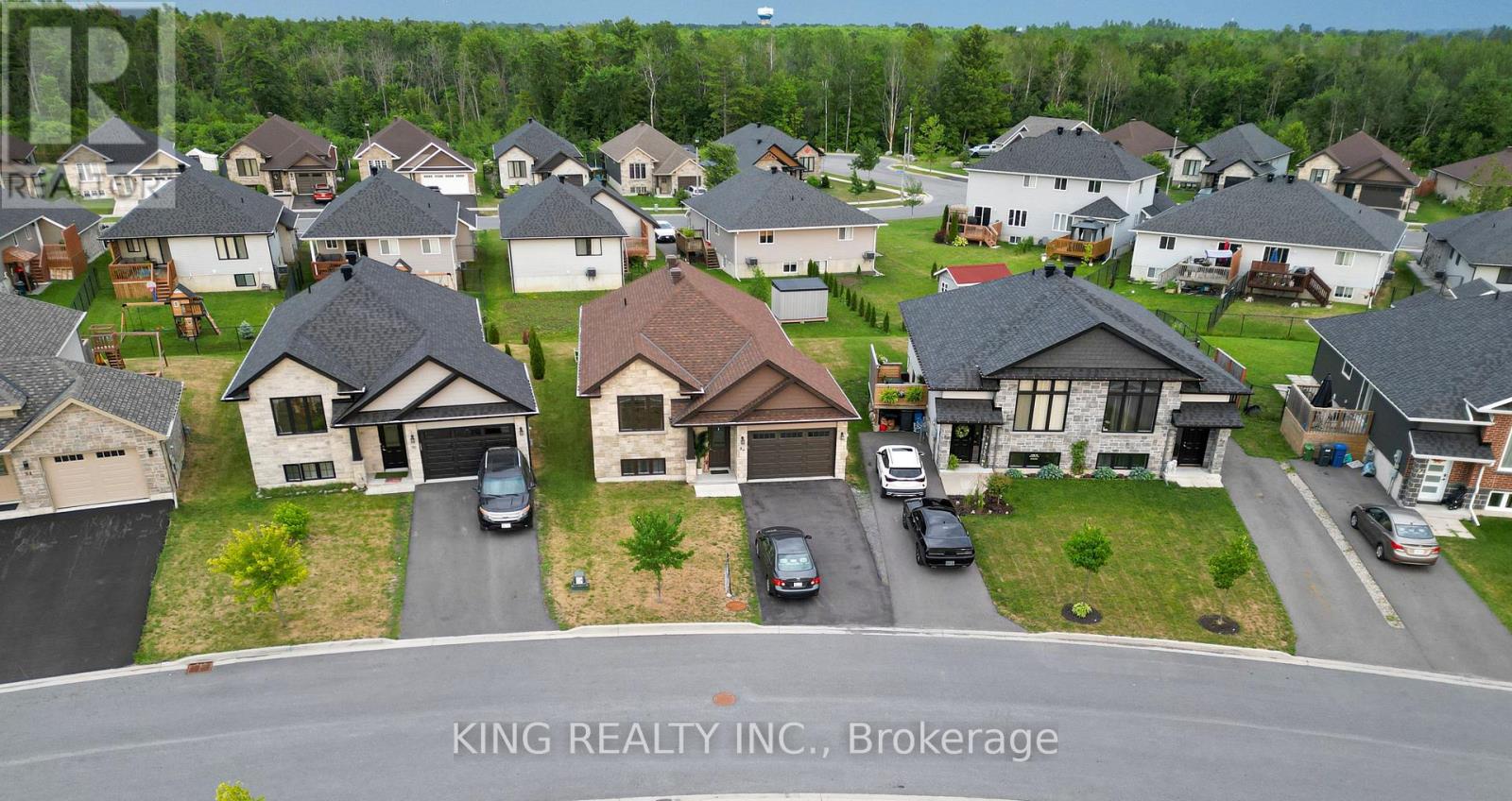86 CAMERON CRESCENT - 7