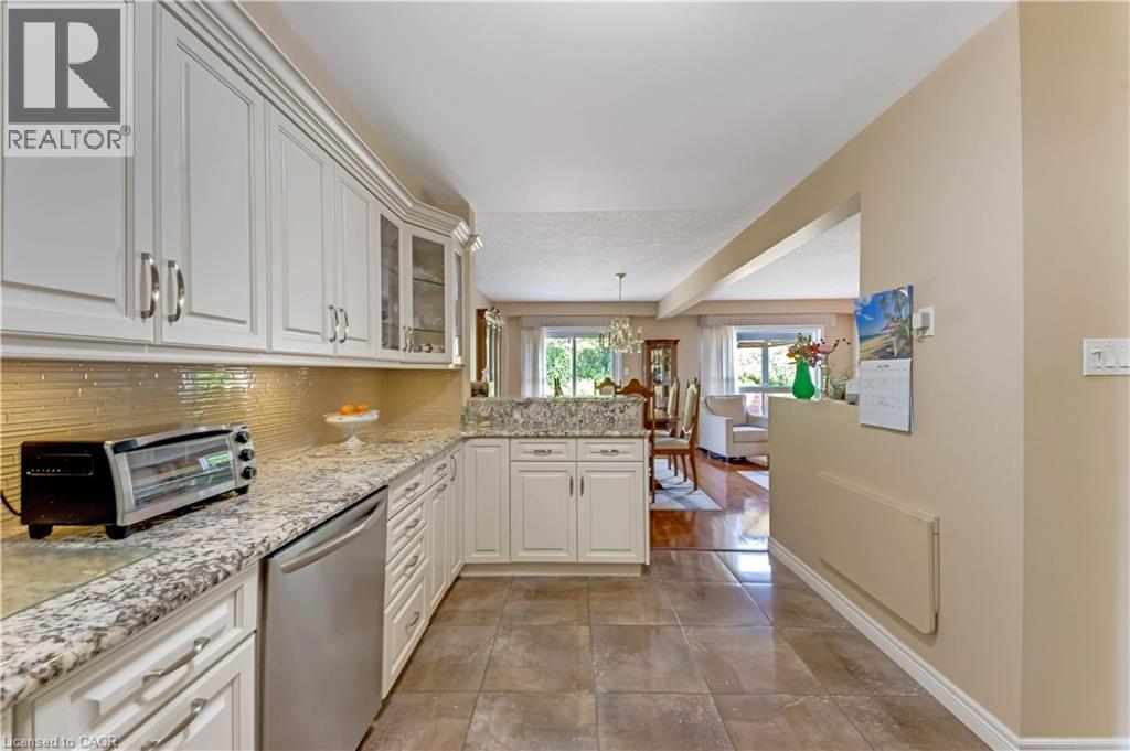 42 BRIARMEADOW Crescent - 10