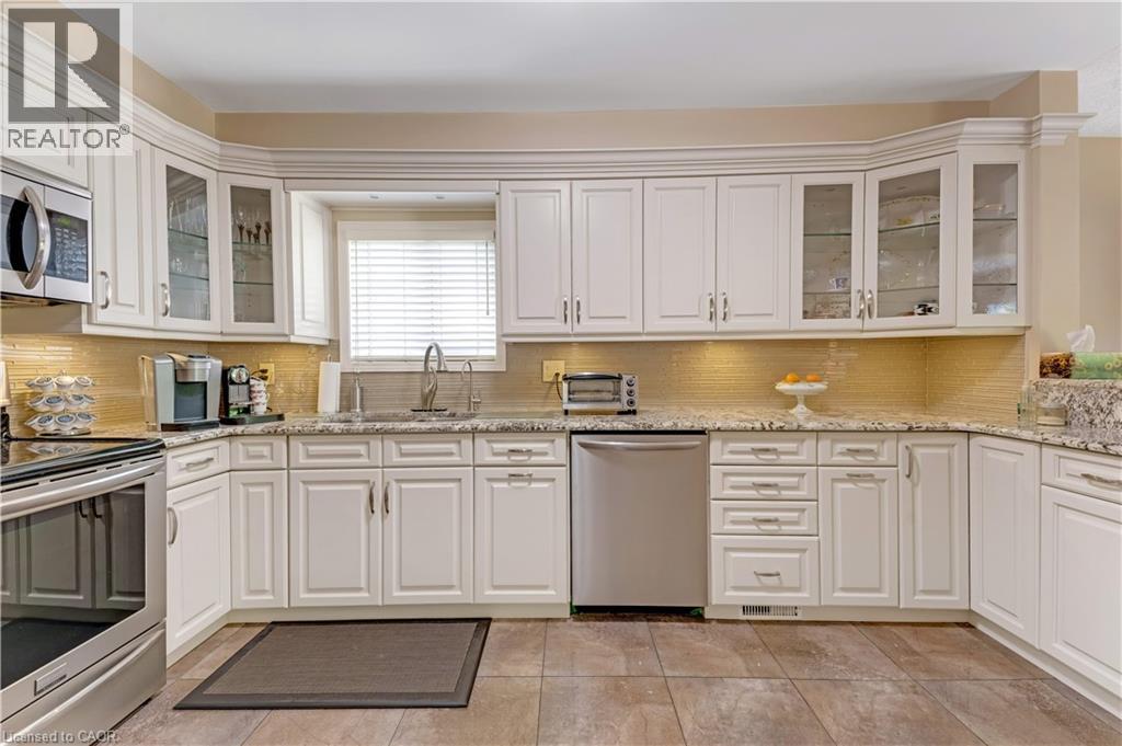 42 BRIARMEADOW Crescent - 11