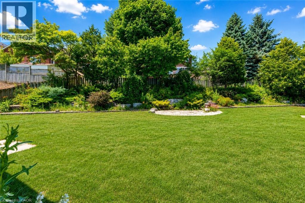 42 BRIARMEADOW Crescent - 37