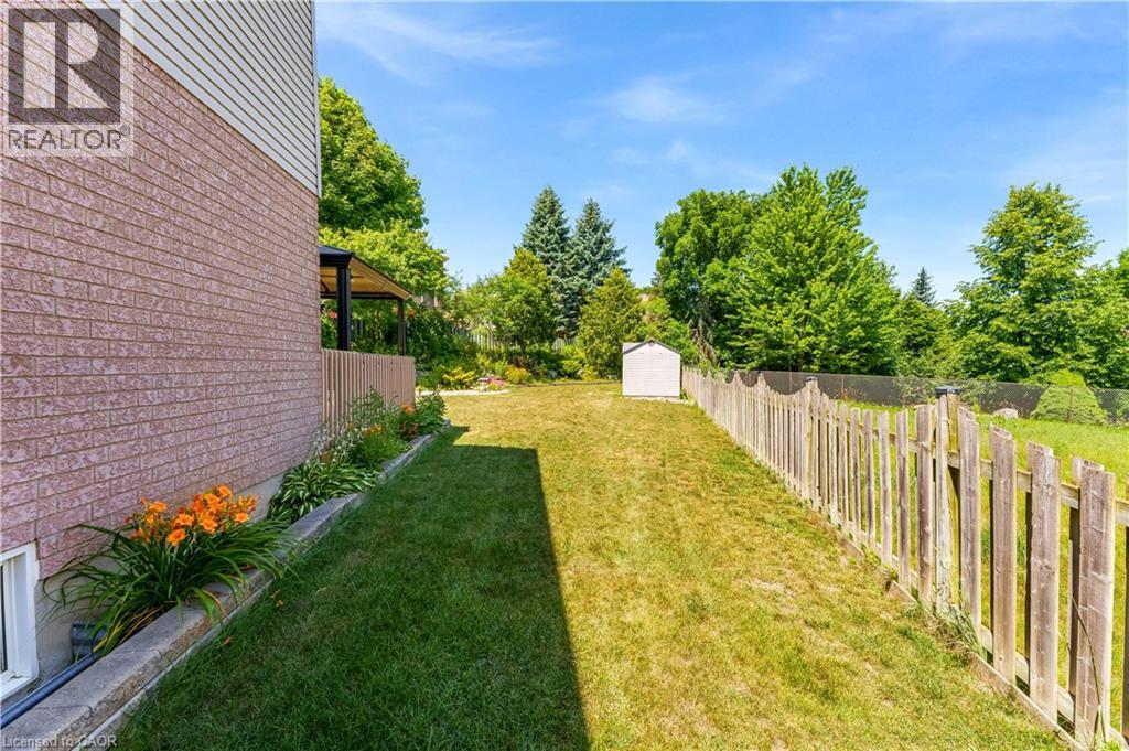 42 BRIARMEADOW Crescent - 38