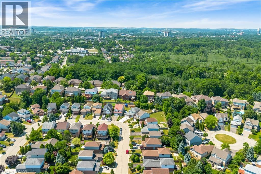42 BRIARMEADOW Crescent - 42