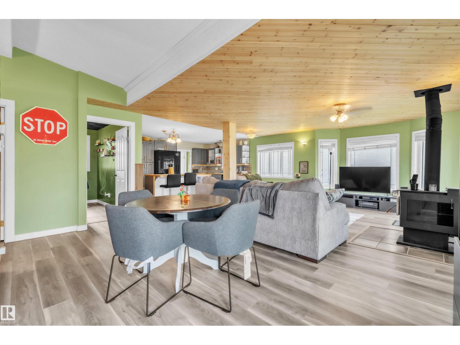 5103 50 ST - Image 8