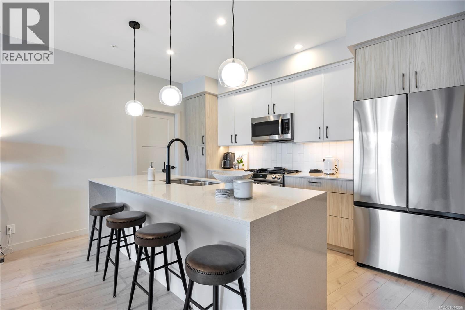 #301 947 Whirlaway Cres - Image 18