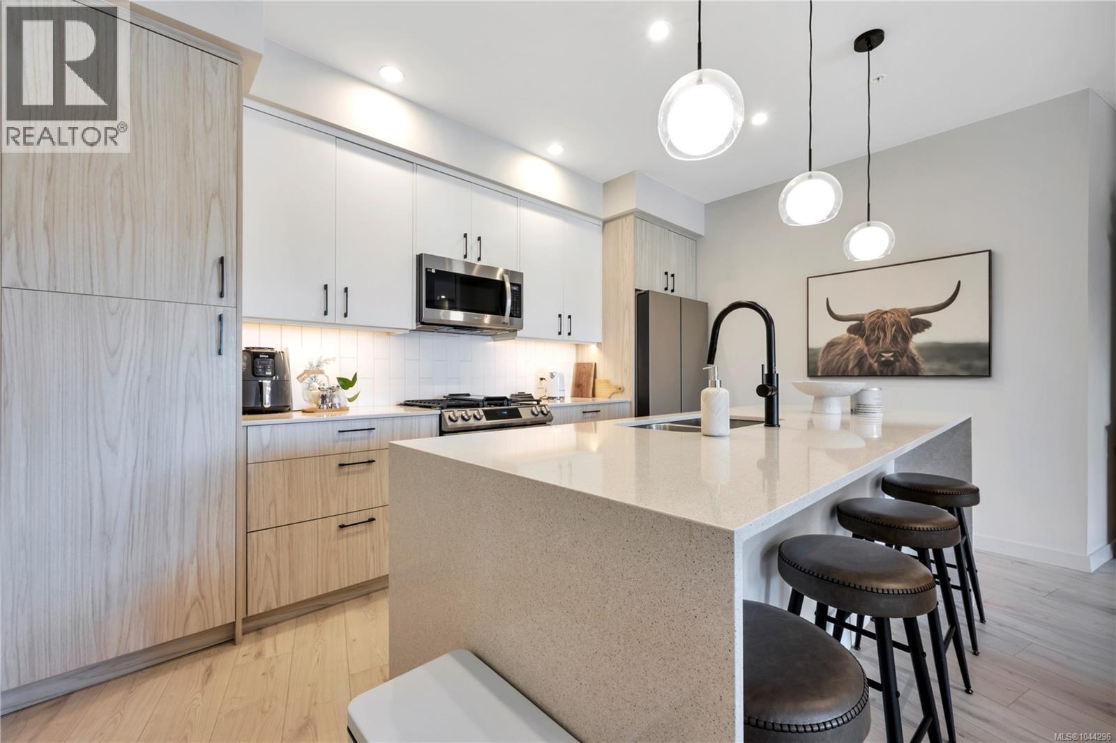 #301 947 Whirlaway Cres - Image 22