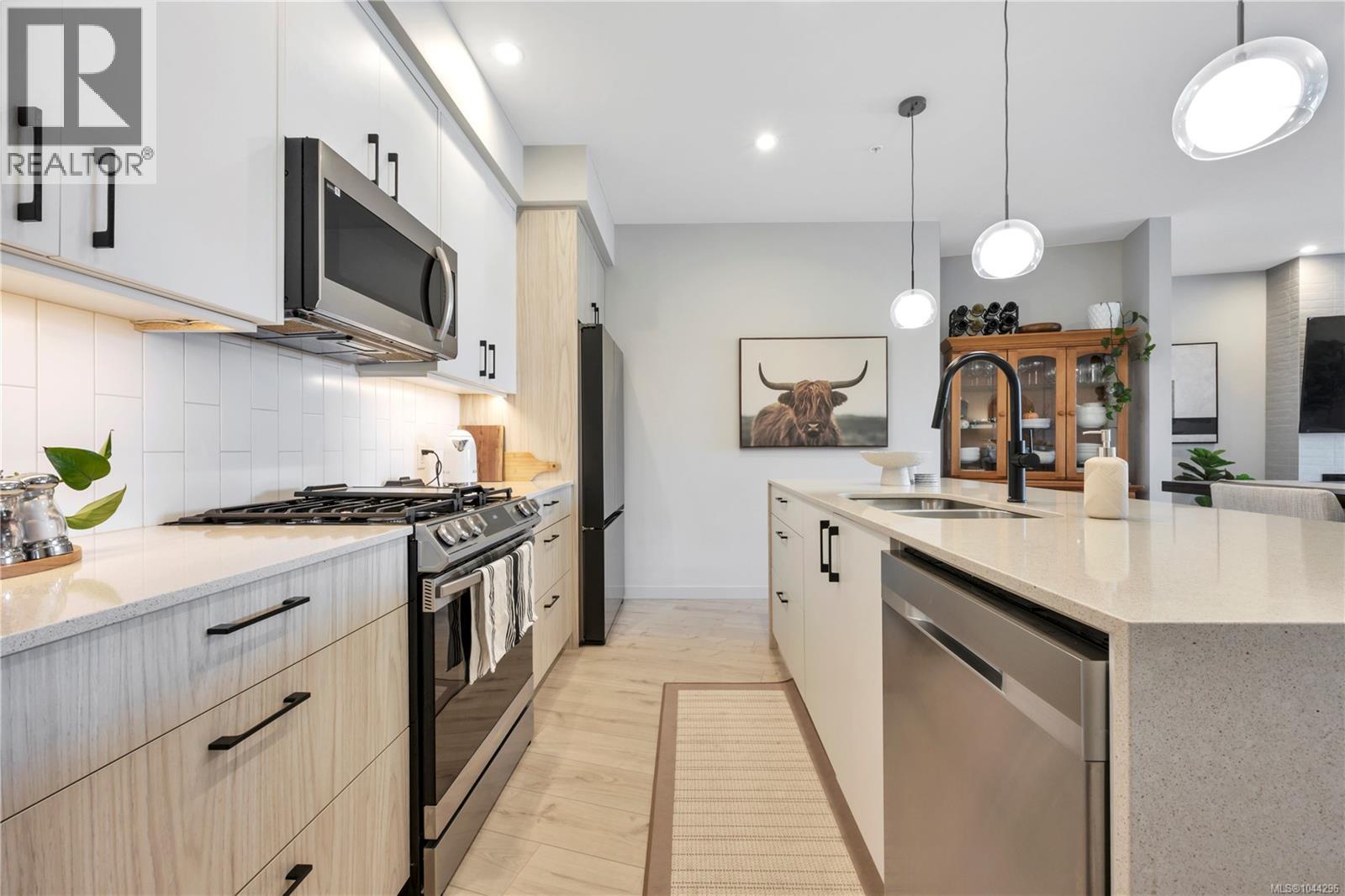 #301 947 Whirlaway Cres - Image 24