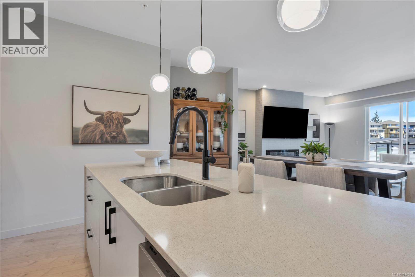 #301 947 Whirlaway Cres - Image 26