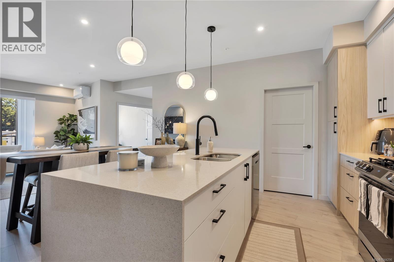 #301 947 Whirlaway Cres - Image 29