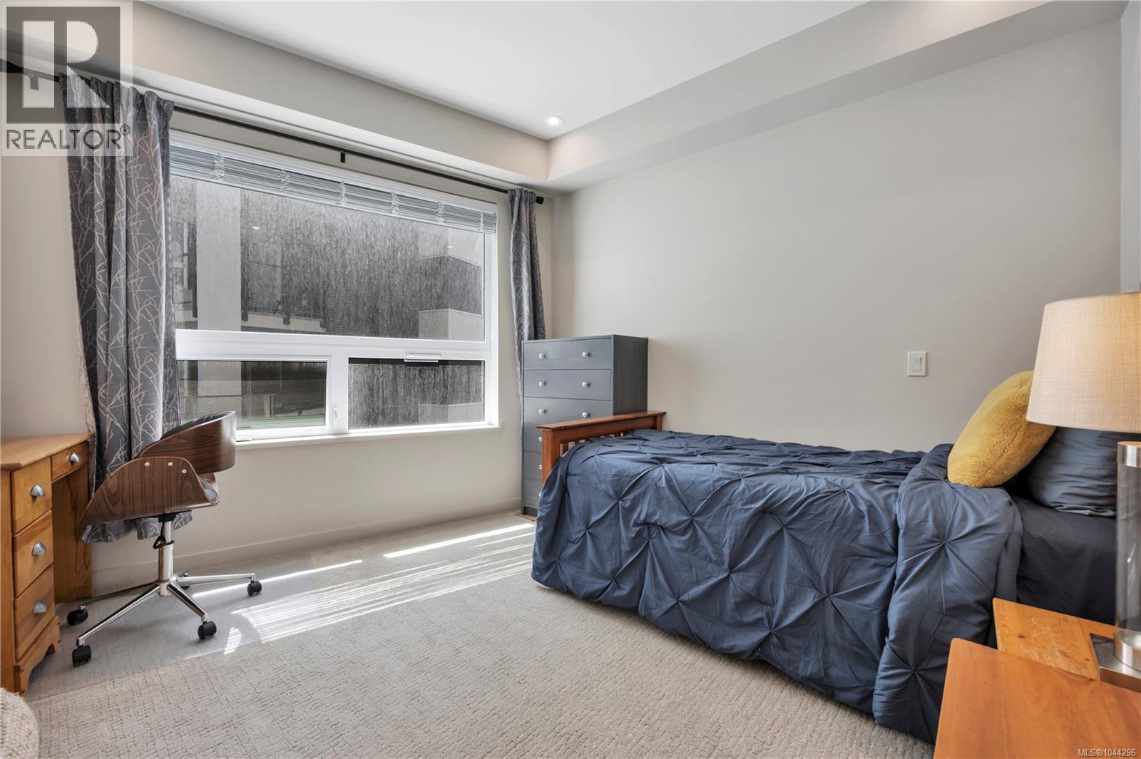 #301 947 Whirlaway Cres - Image 37