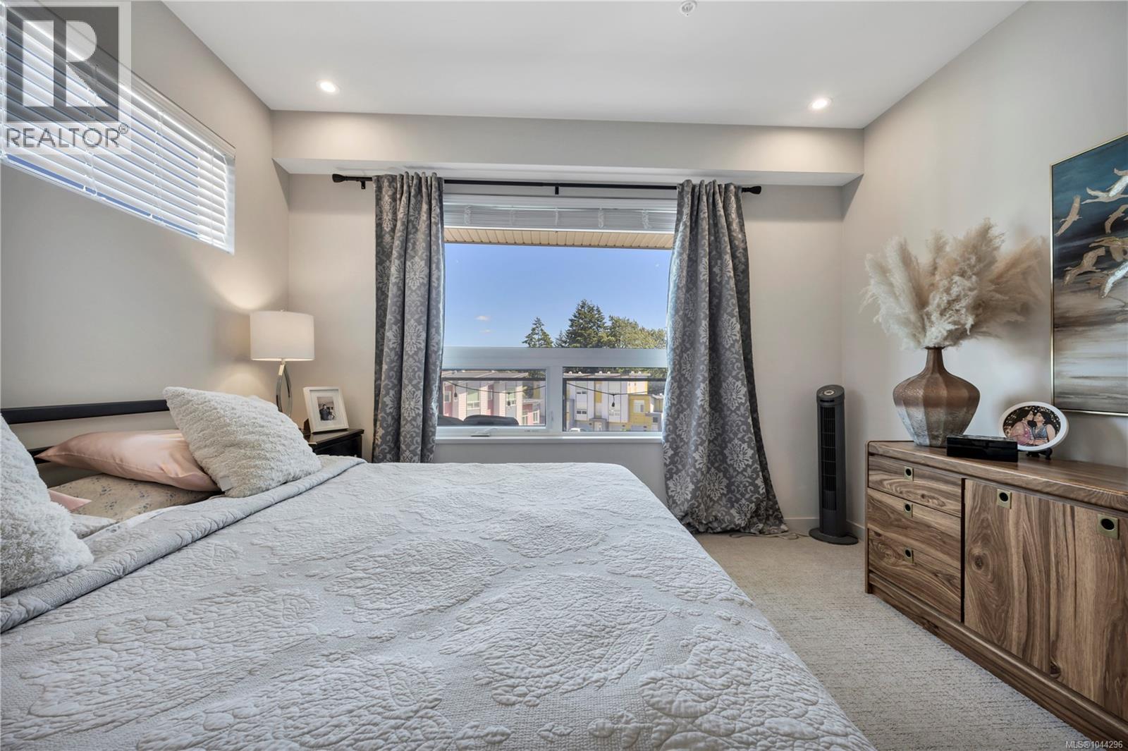 #301 947 Whirlaway Cres - Image 39