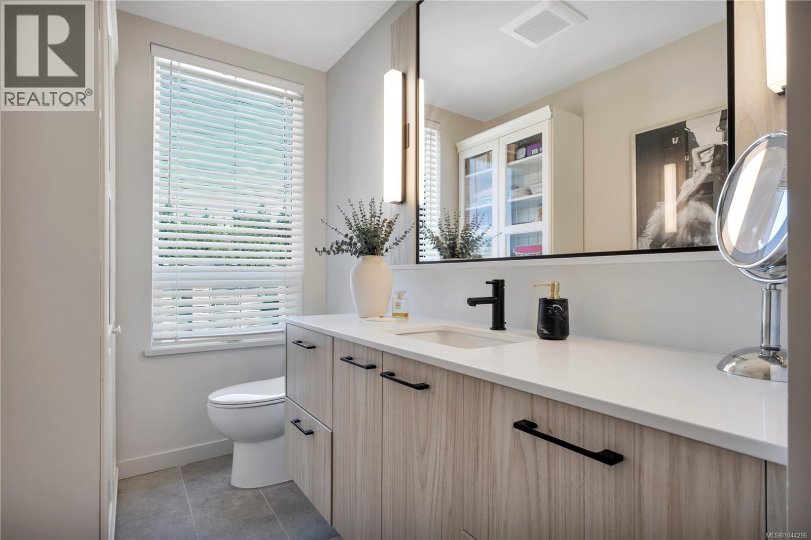 #301 947 Whirlaway Cres - Image 41