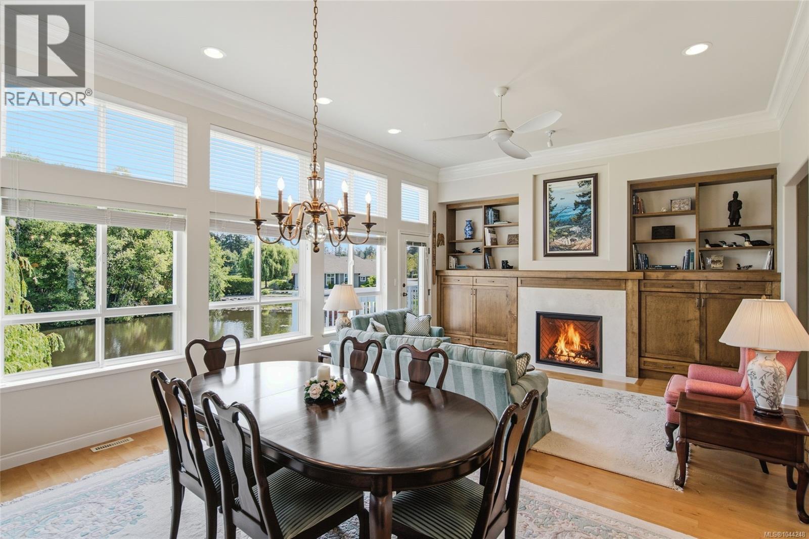 1387 Saturna Dr - Image 3