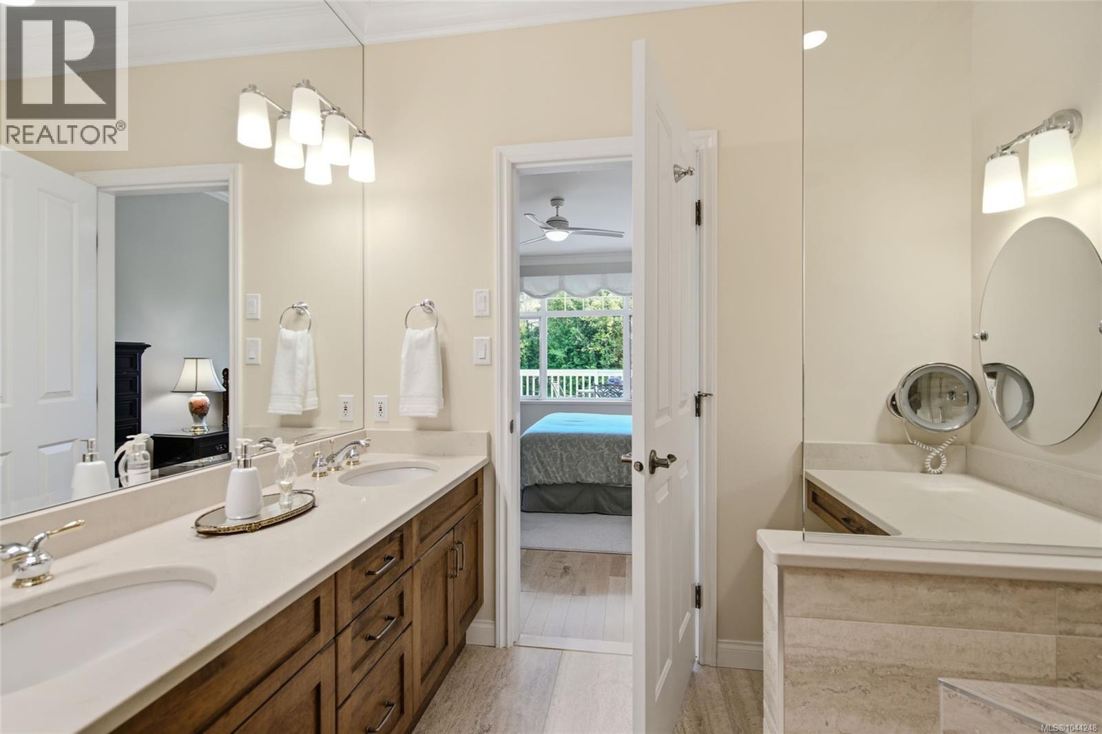 1387 Saturna Dr - 31
