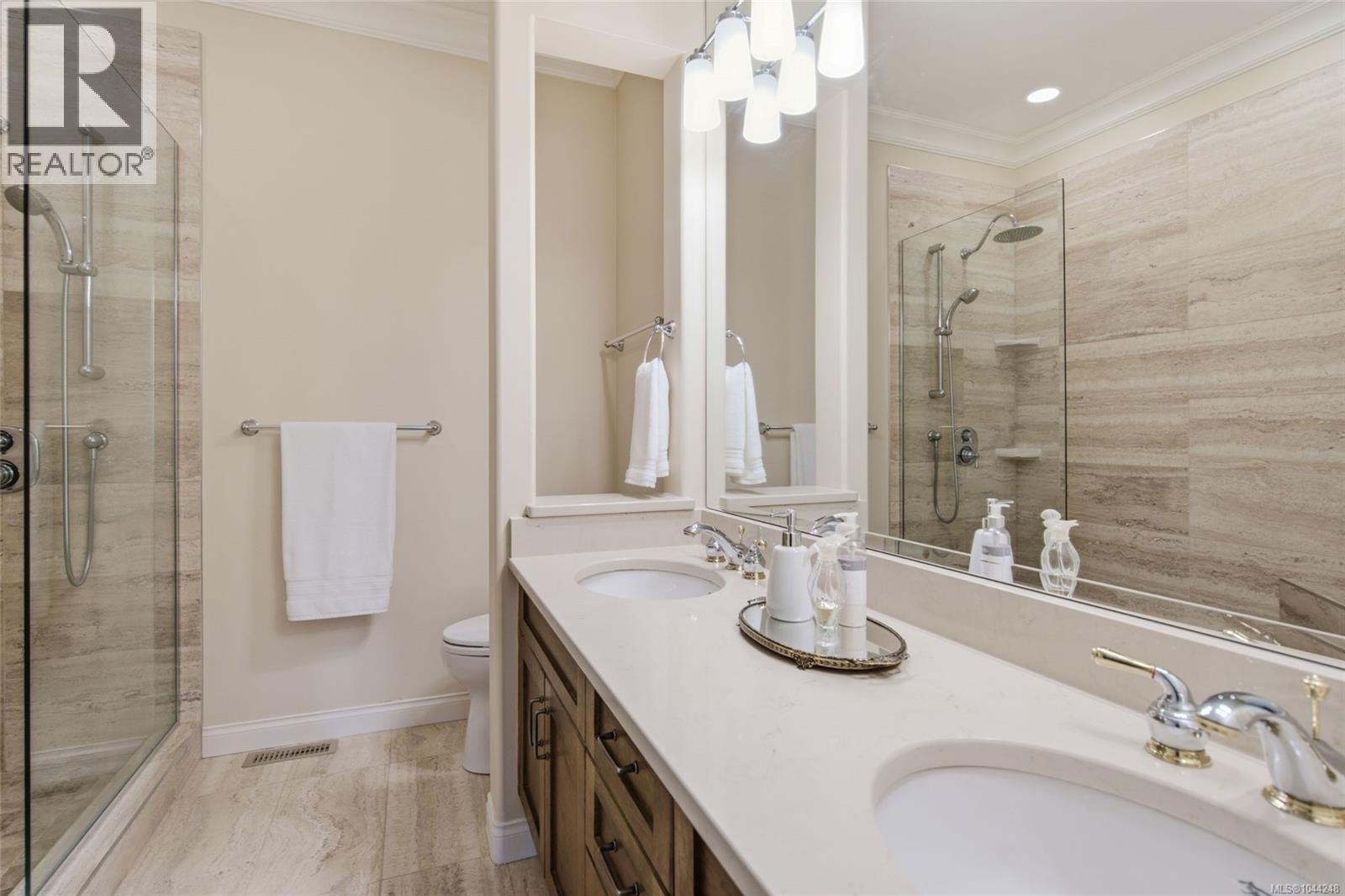 1387 Saturna Dr - 32