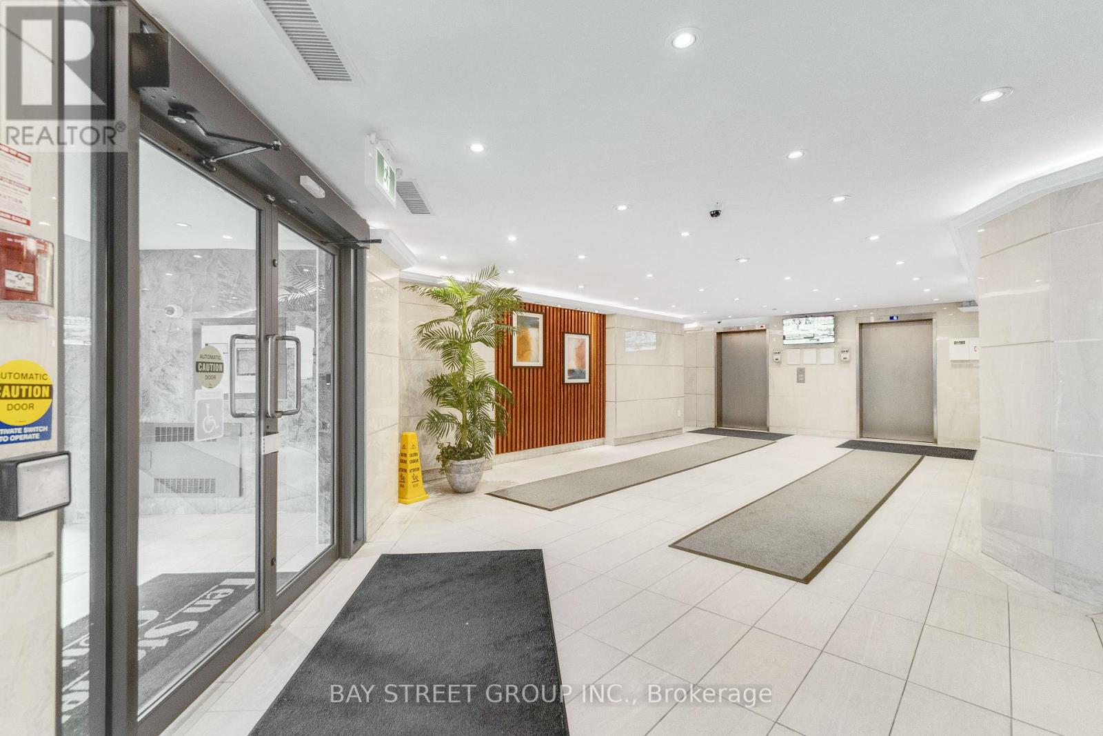 #1207 10 STONEHILL COURT - 3