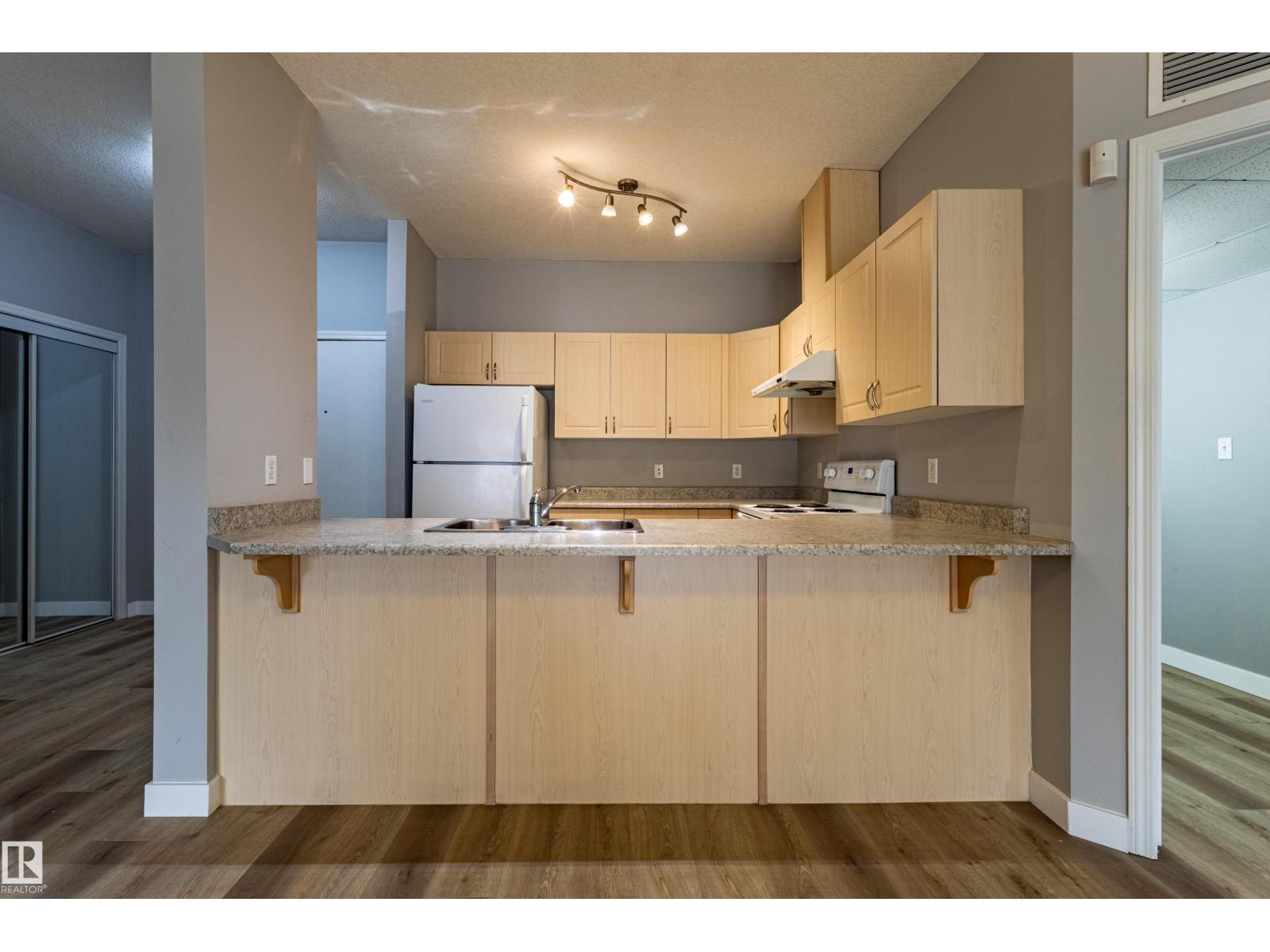 #412 4304 139 AV NW — photo 2 of 29