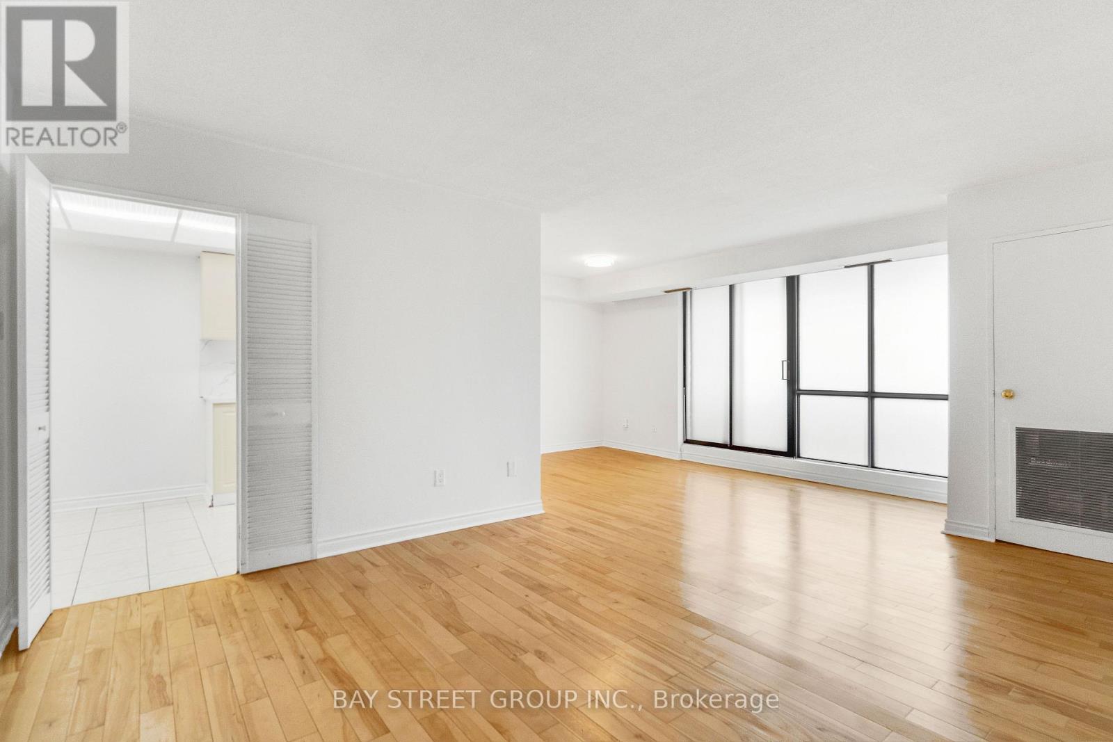 #1207 10 STONEHILL COURT - 8