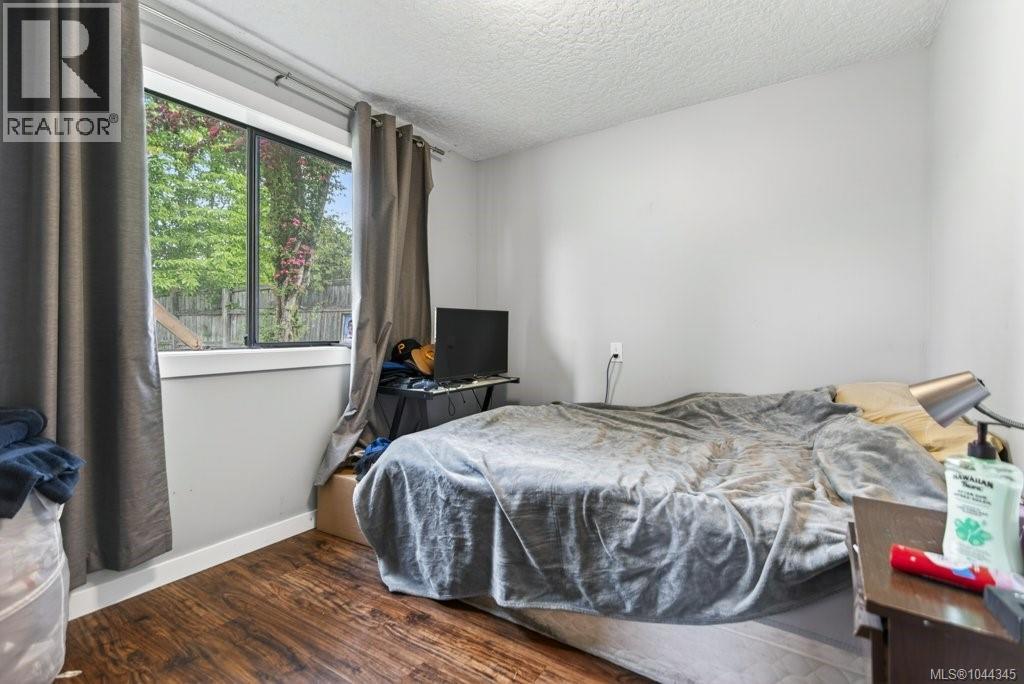 1005 26th St - 9
