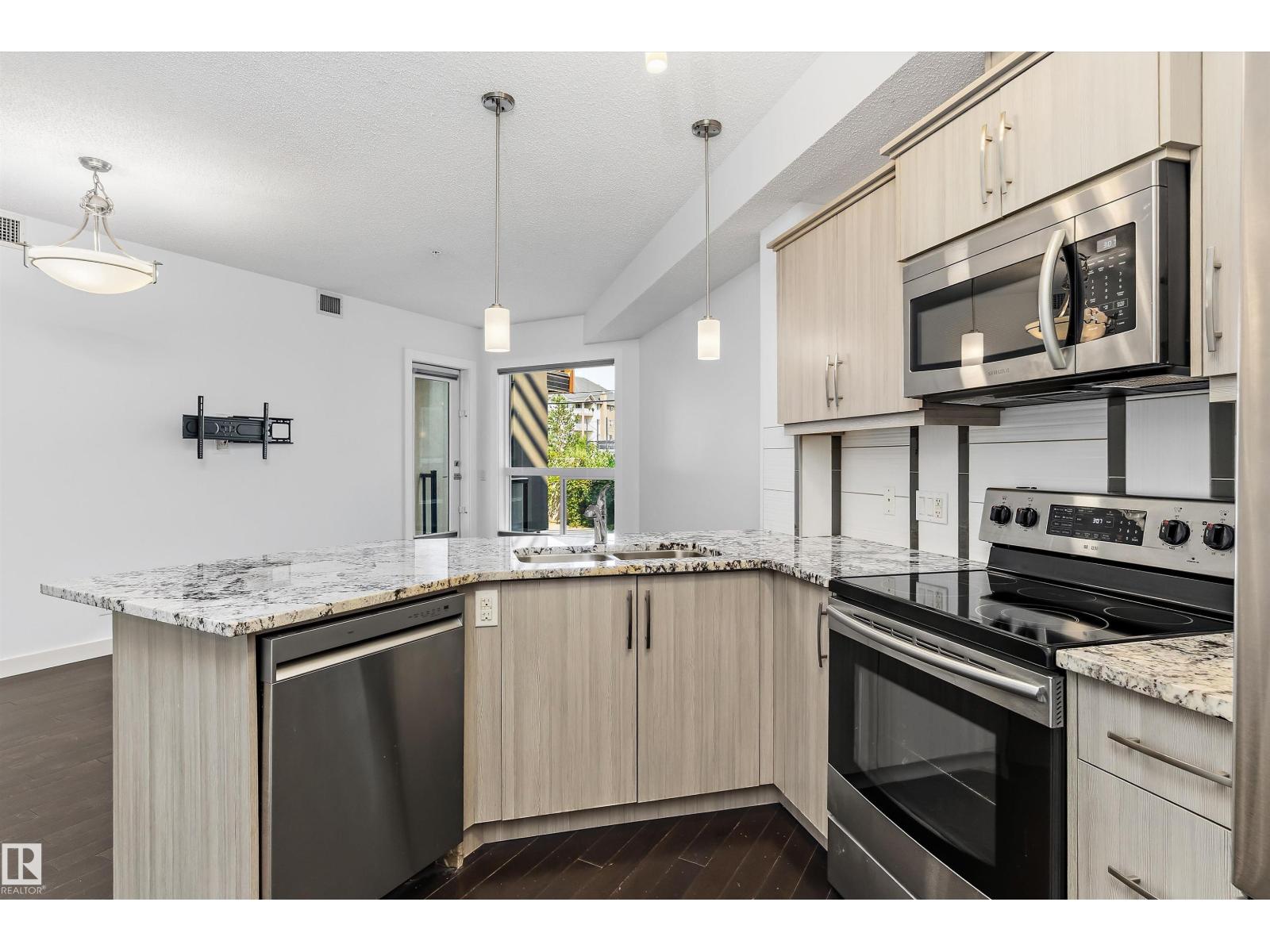 #109 10523 123 ST NW - Image 22