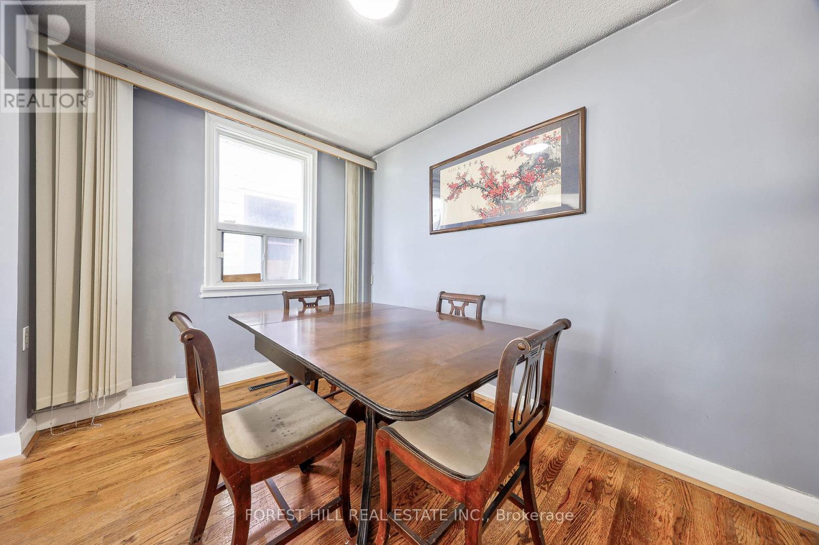 2703 LAKE SHORE BOULEVARD W - 11
