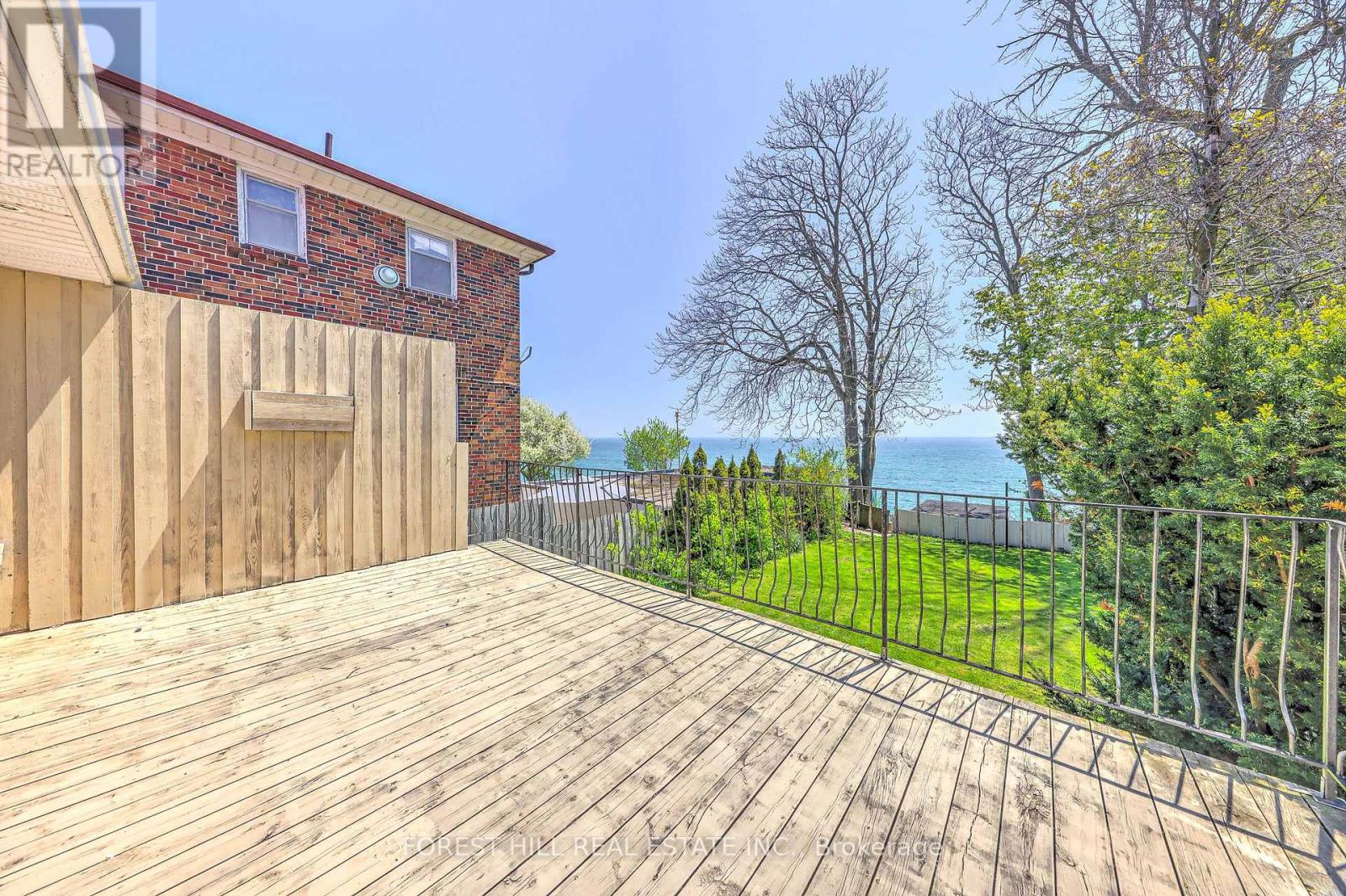 2703 LAKE SHORE BOULEVARD W - 32